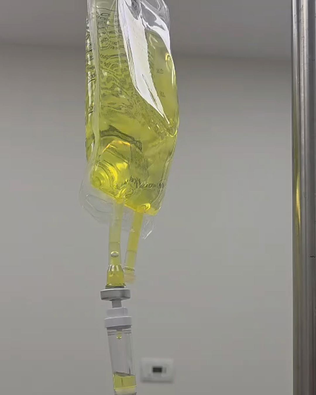שקית עירוי על עמוד עירוי בנטור קליניק
